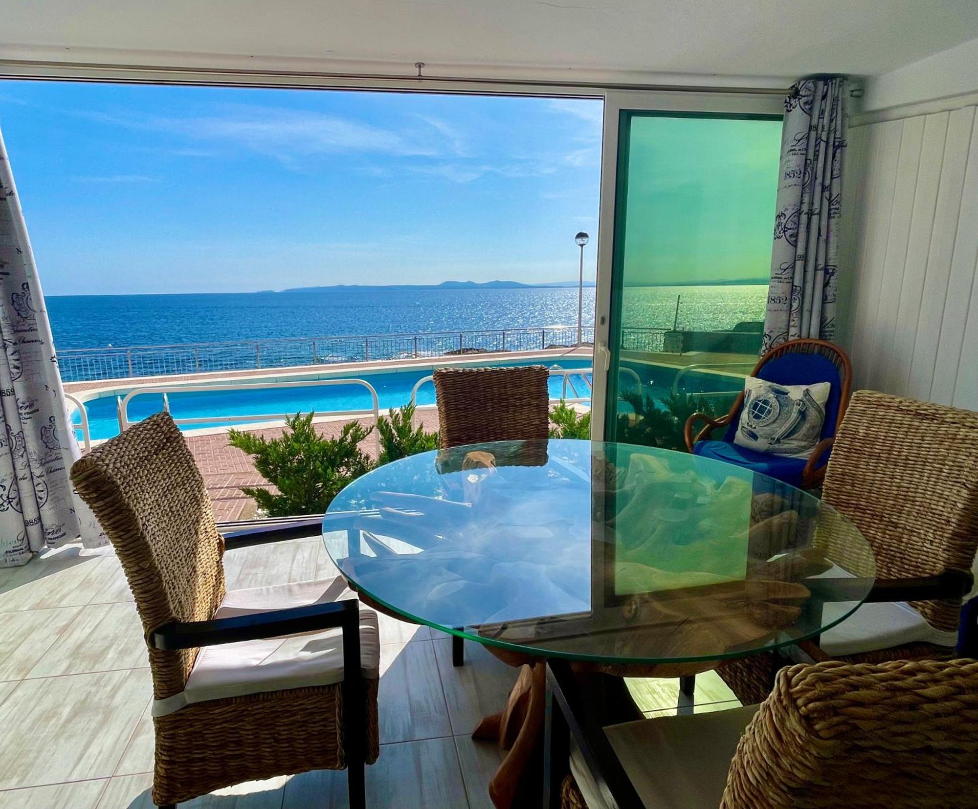 Magnifique Appartement En Front De Mer, Caneylles Roses Ngoại thất bức ảnh