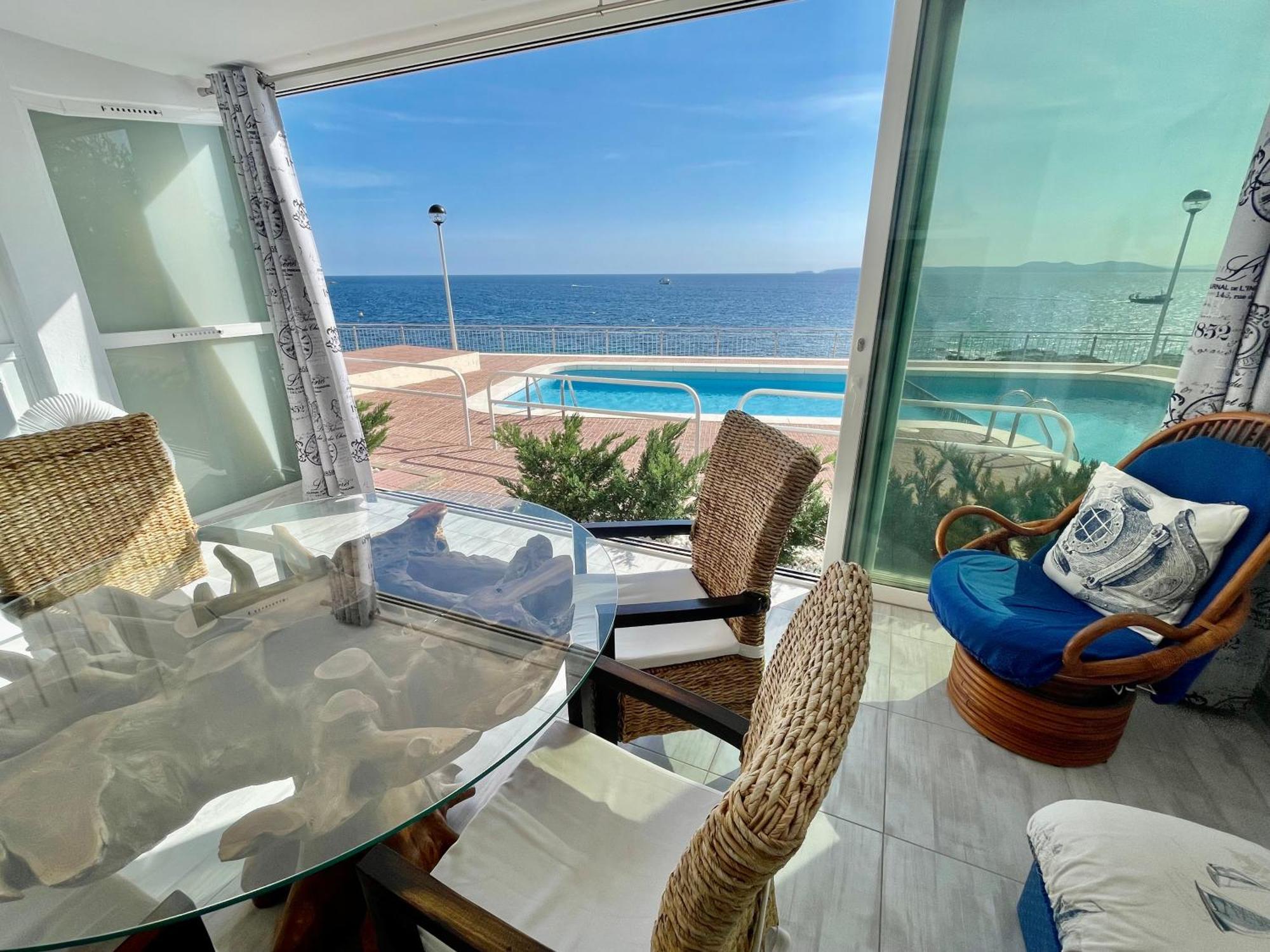 Magnifique Appartement En Front De Mer, Caneylles Roses Ngoại thất bức ảnh